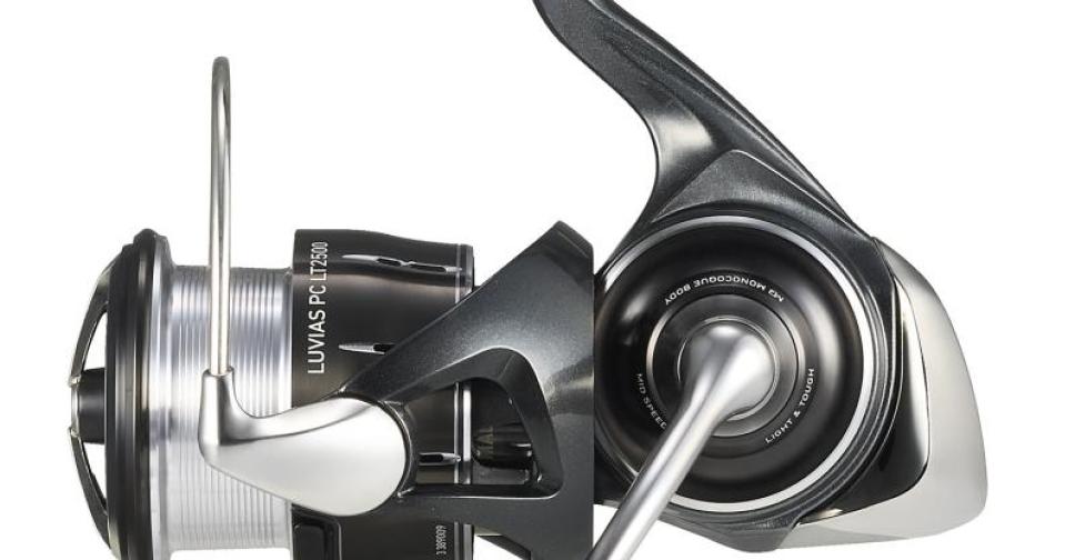 リール DAIWA 24LUVIAS LT2500S Daiwa 24 Luvias PC-LT2500